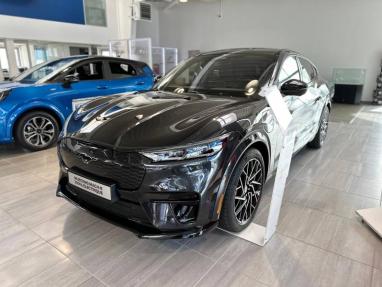 Voir le détail de l'offre de cette FORD Mustang Mach-E Extended Range 99kWh 487ch GT AWD de 2023 en vente à partir de 69 990 € 