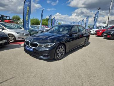 Voir le détail de l'offre de cette BMW Série 3 318dA MH 150ch M Sport de 2022 en vente à partir de 369.95 €  / mois