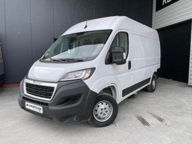 Voir le détail de l'offre de cette PEUGEOT Boxer Fg 333 L2H2 2.2 BlueHDi S&S 140ch Premium de 2021 en vente à partir de 20 999 €