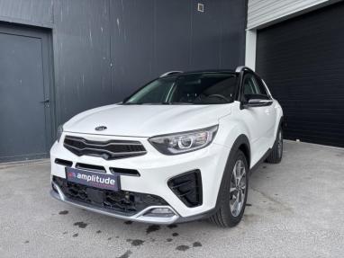 Voir le détail de l'offre de cette KIA Stonic 1.0 T-GDi 120ch MHEV Premium iBVM6 de 2021 en vente à partir de 15 999 € 